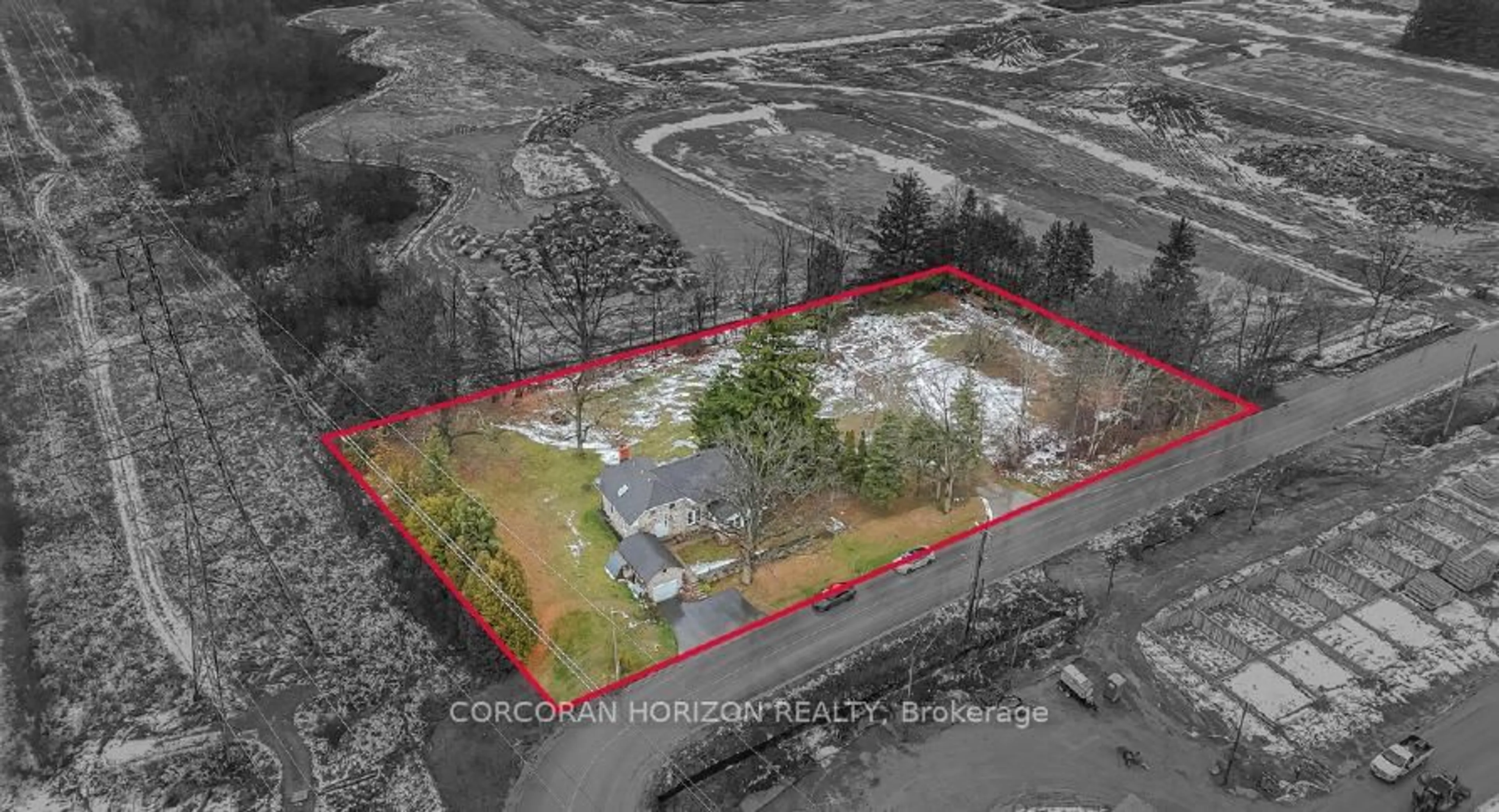 A pic from outside/outdoor area/front of a property/back of a property/a pic from drone, building for 5 Ripplewood Rd, Cambridge Ontario N1R 5S2