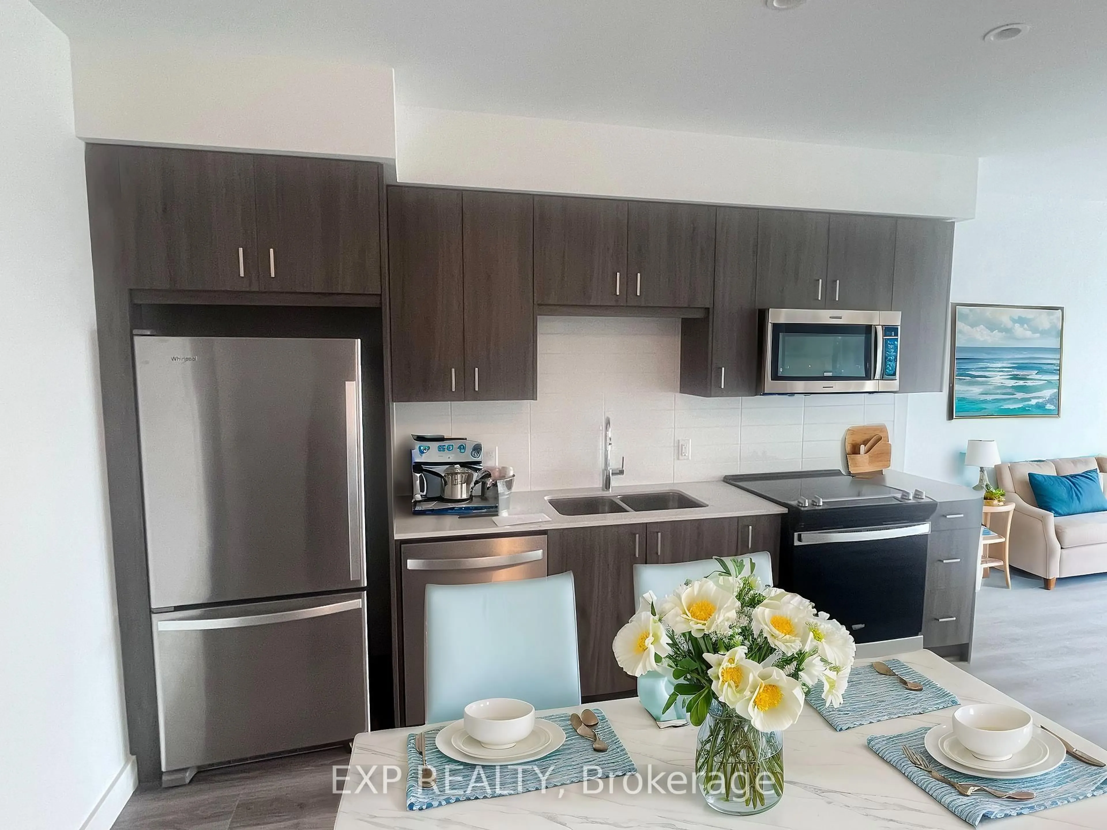 Open concept kitchen, unknown for 15 Glebe St #1604, Cambridge Ontario N1S 0C3