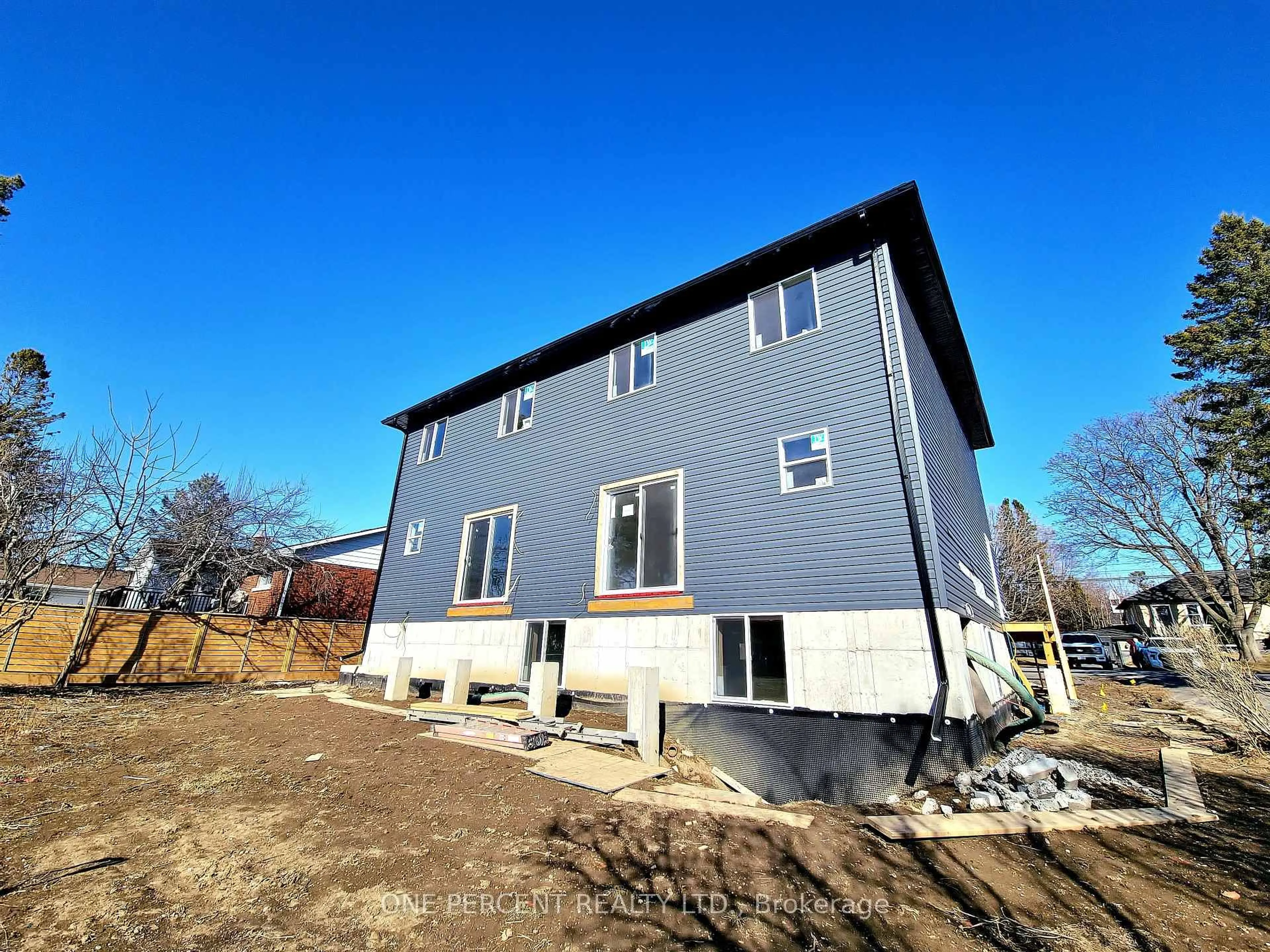 Home with vinyl exterior material, building for 53 Lakeview Ave, Kingston Ontario K7M 3T4