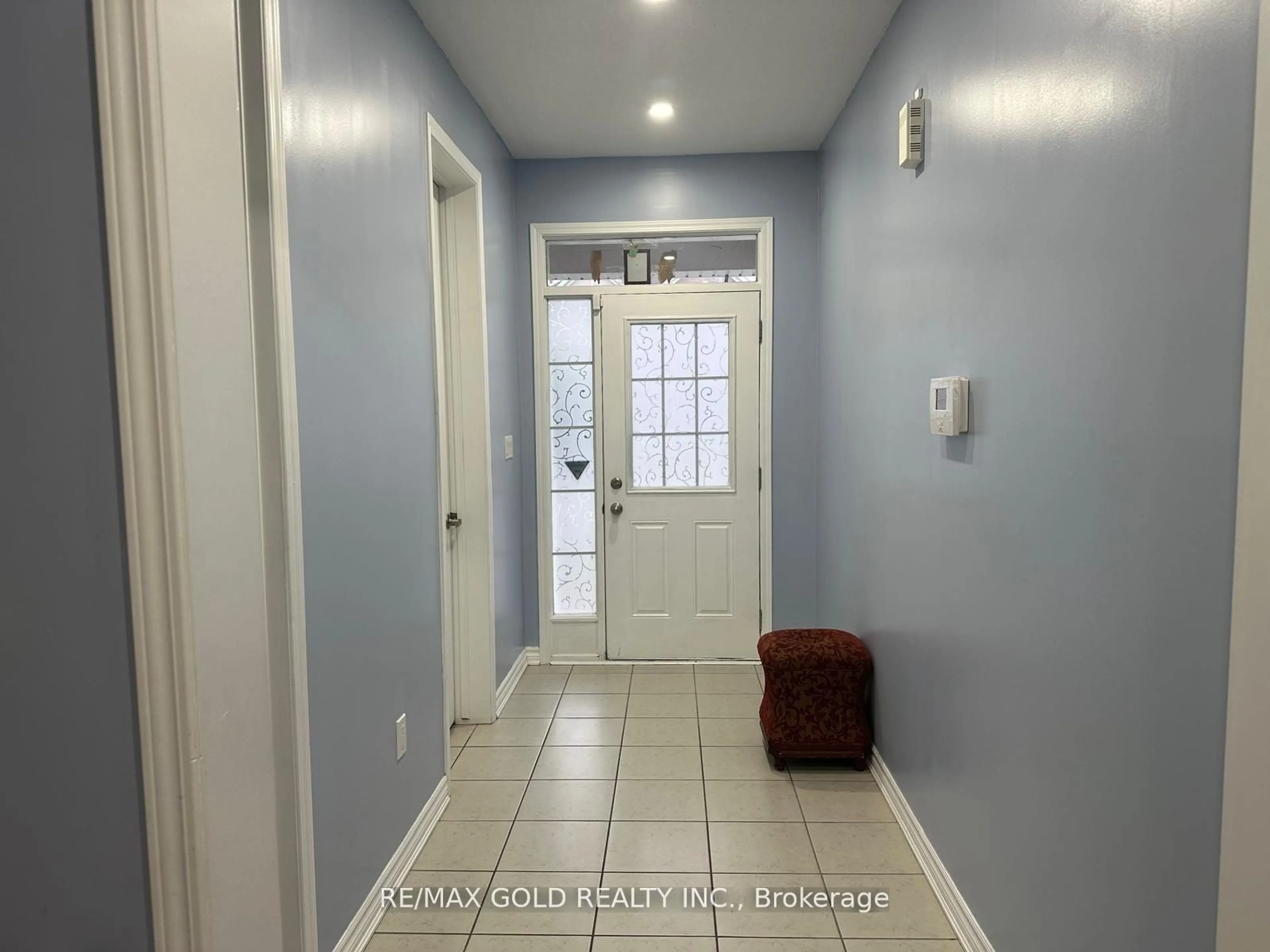 Indoor entryway for 95 Wannamaker Cres, Cambridge Ontario N3E 0C5