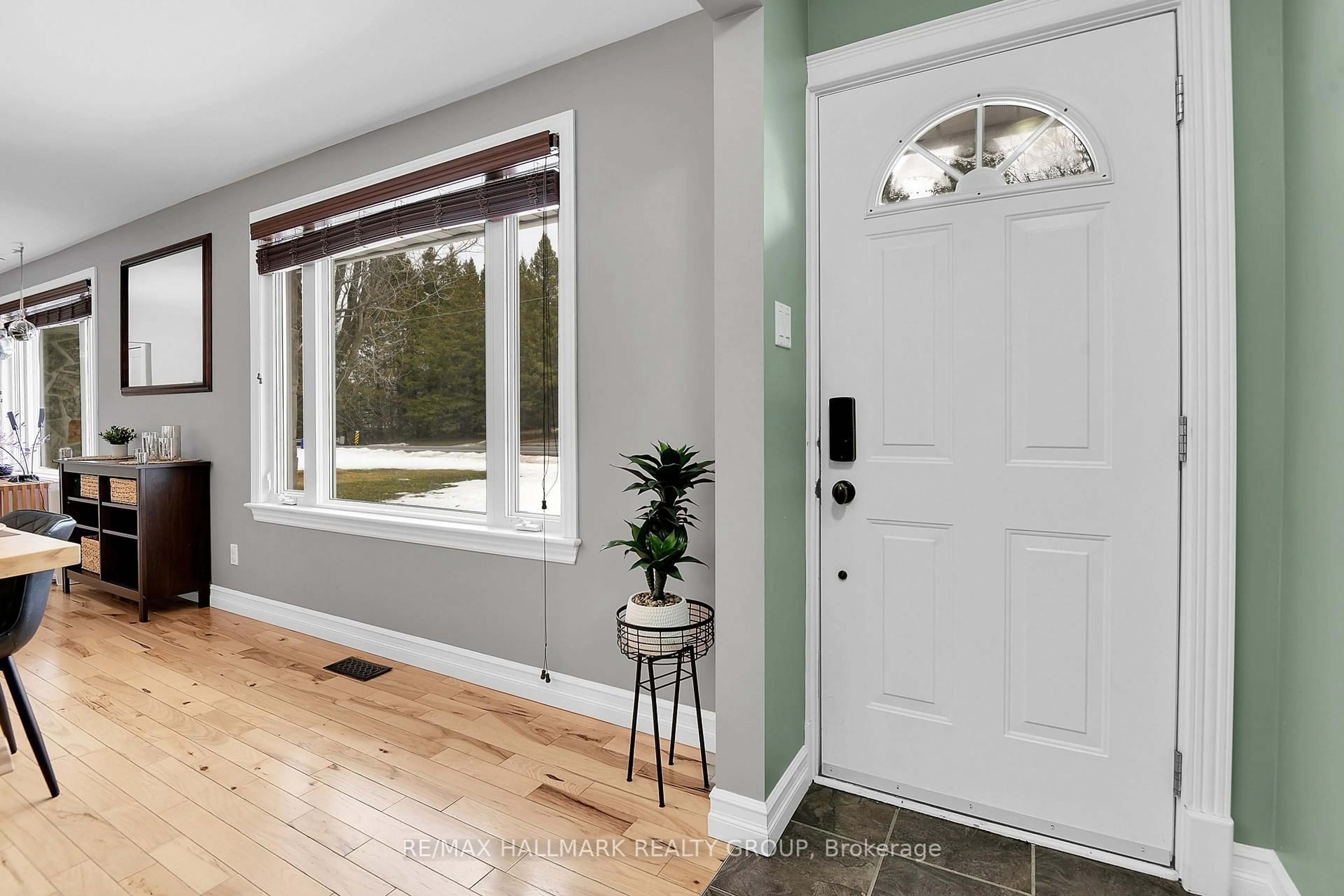 Indoor entryway for 216 St Bernardin St, The Nation Ontario K0B 1N0