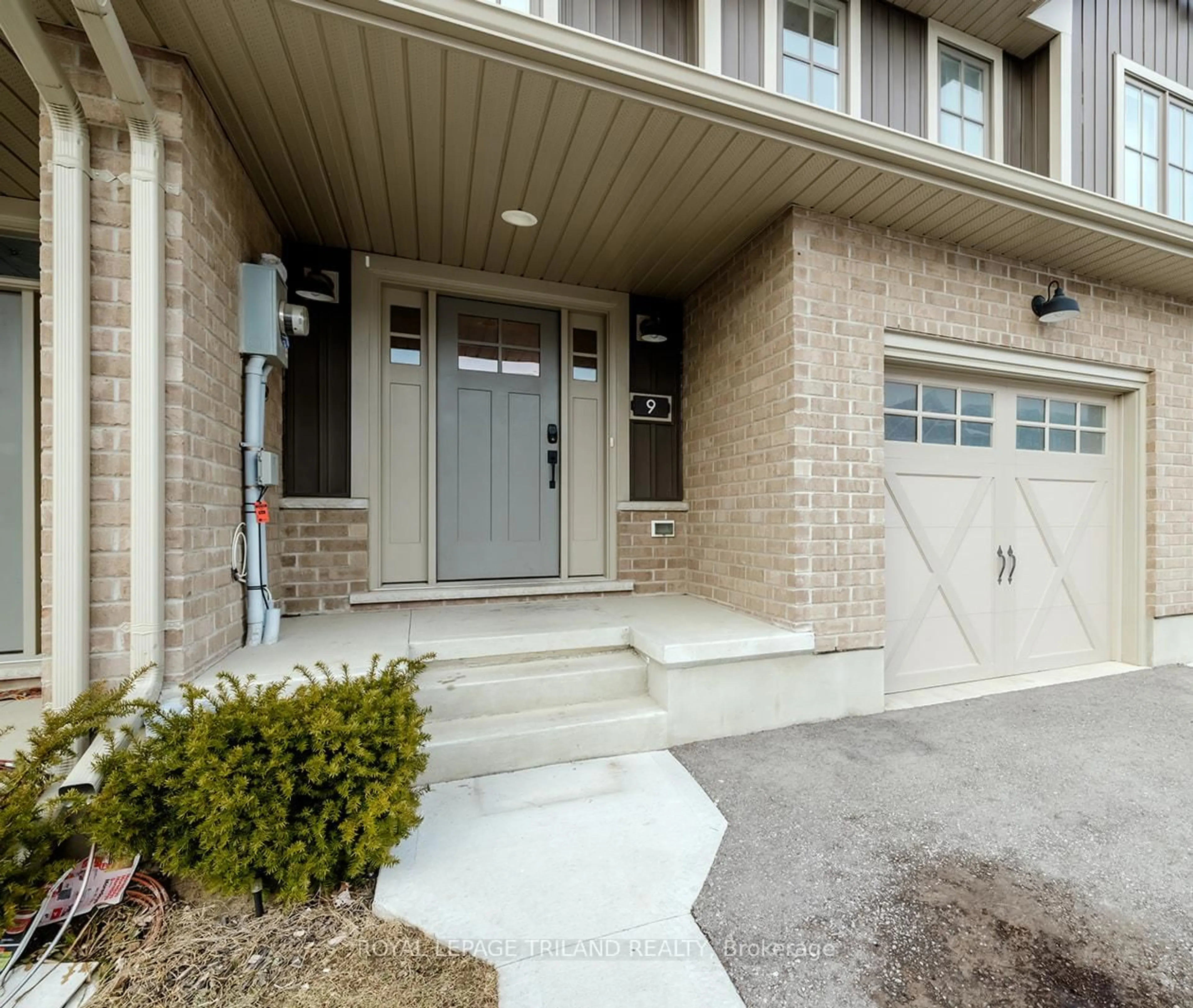 Unknown for 9 Charter Creek Crt, St. Thomas Ontario N5R 0L2