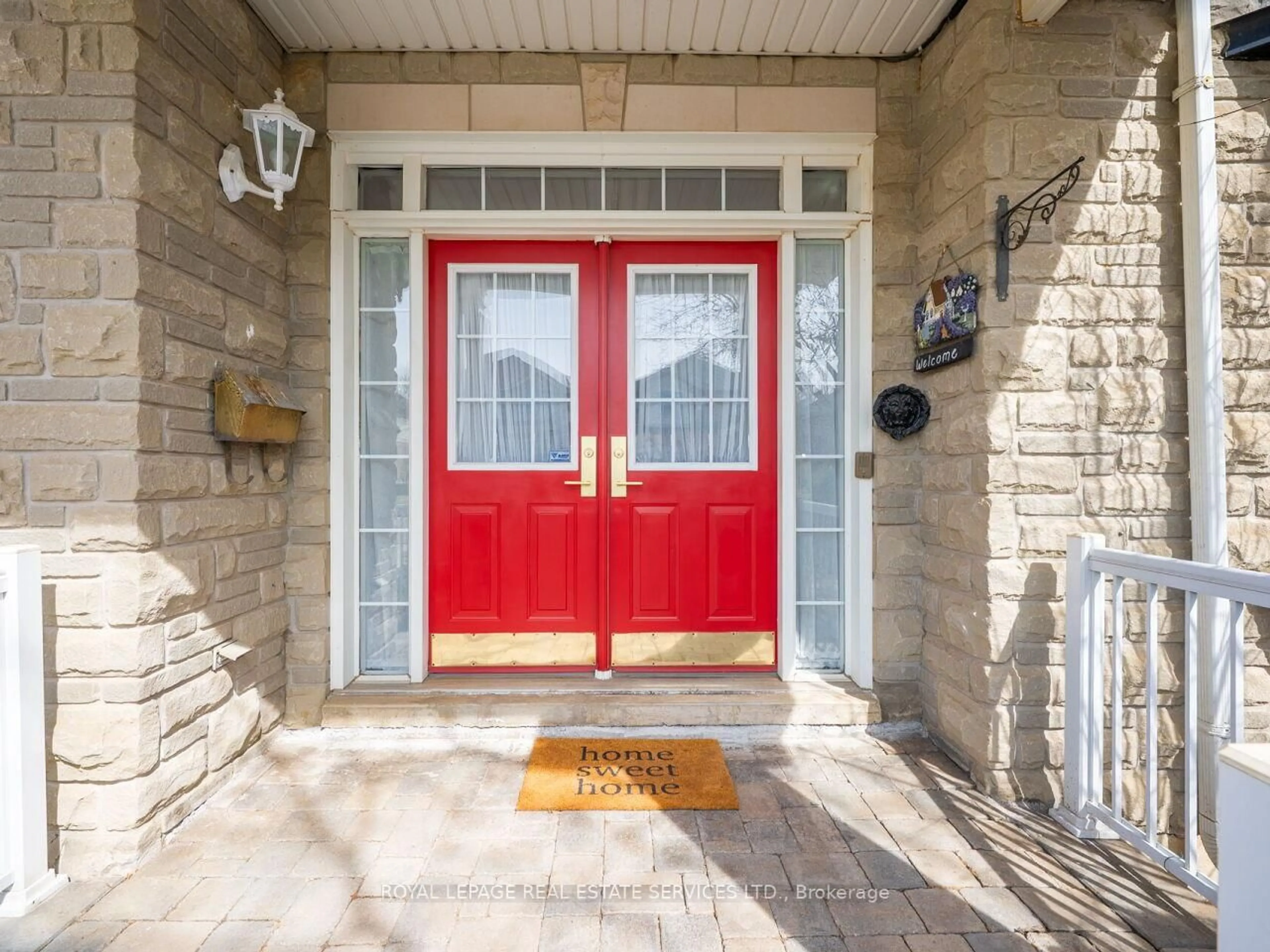 Indoor entryway for 20 Kopperfield Lane, Hamilton Ontario L0R 1W0
