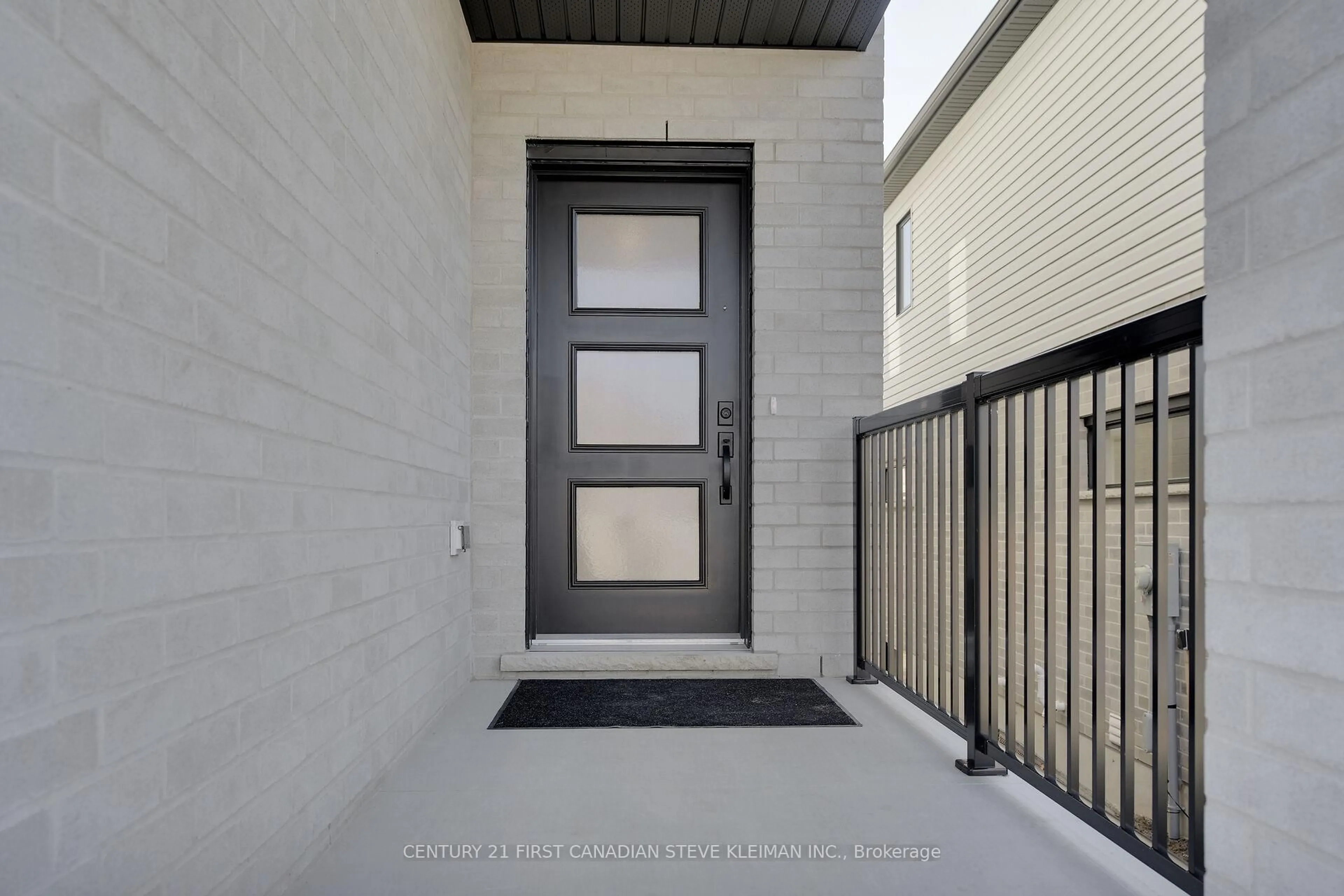 Indoor entryway for 1244 Whetherfield St, London Ontario N6H 5X1