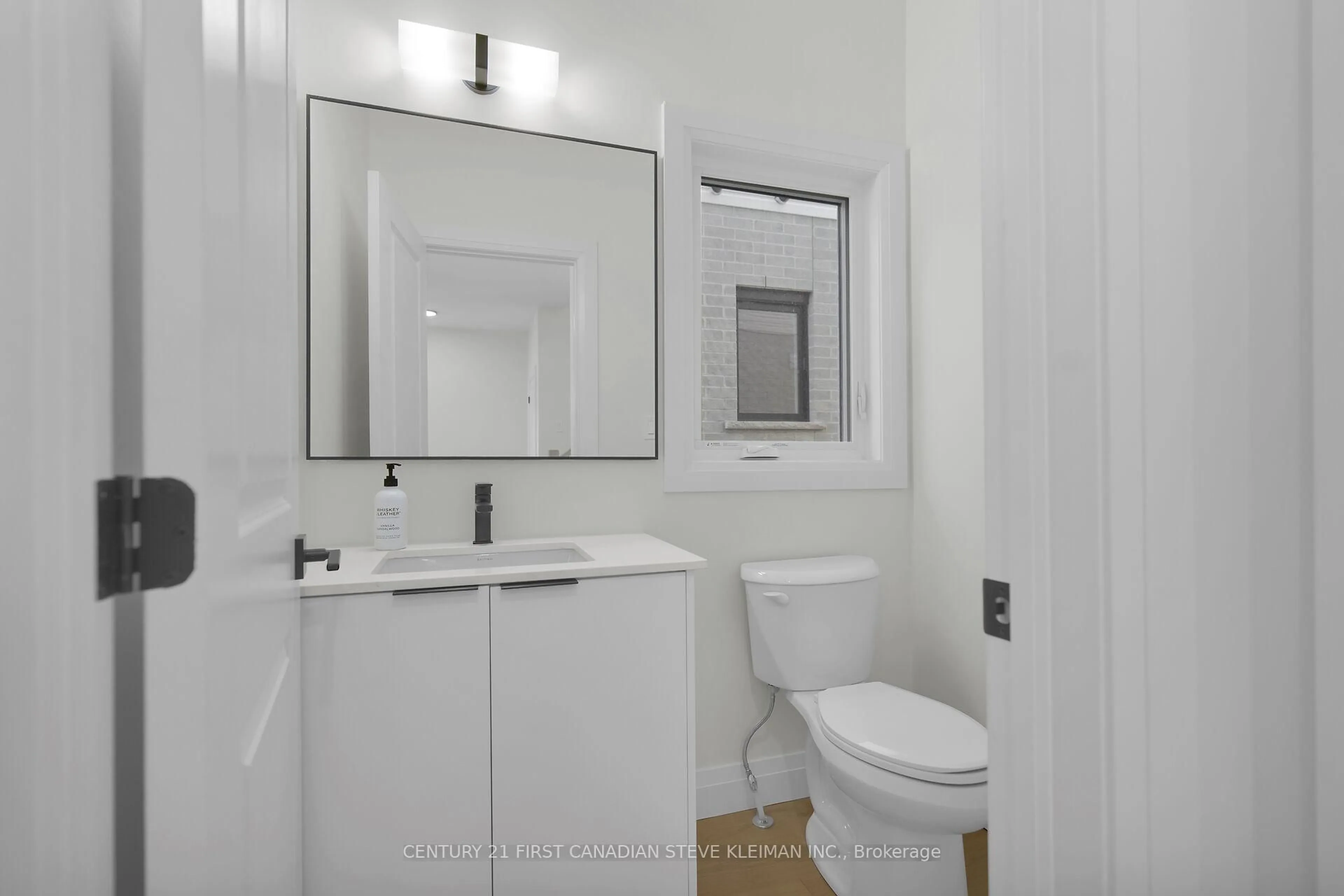 Standard bathroom, unknown for 1244 Whetherfield St, London Ontario N6H 5X1