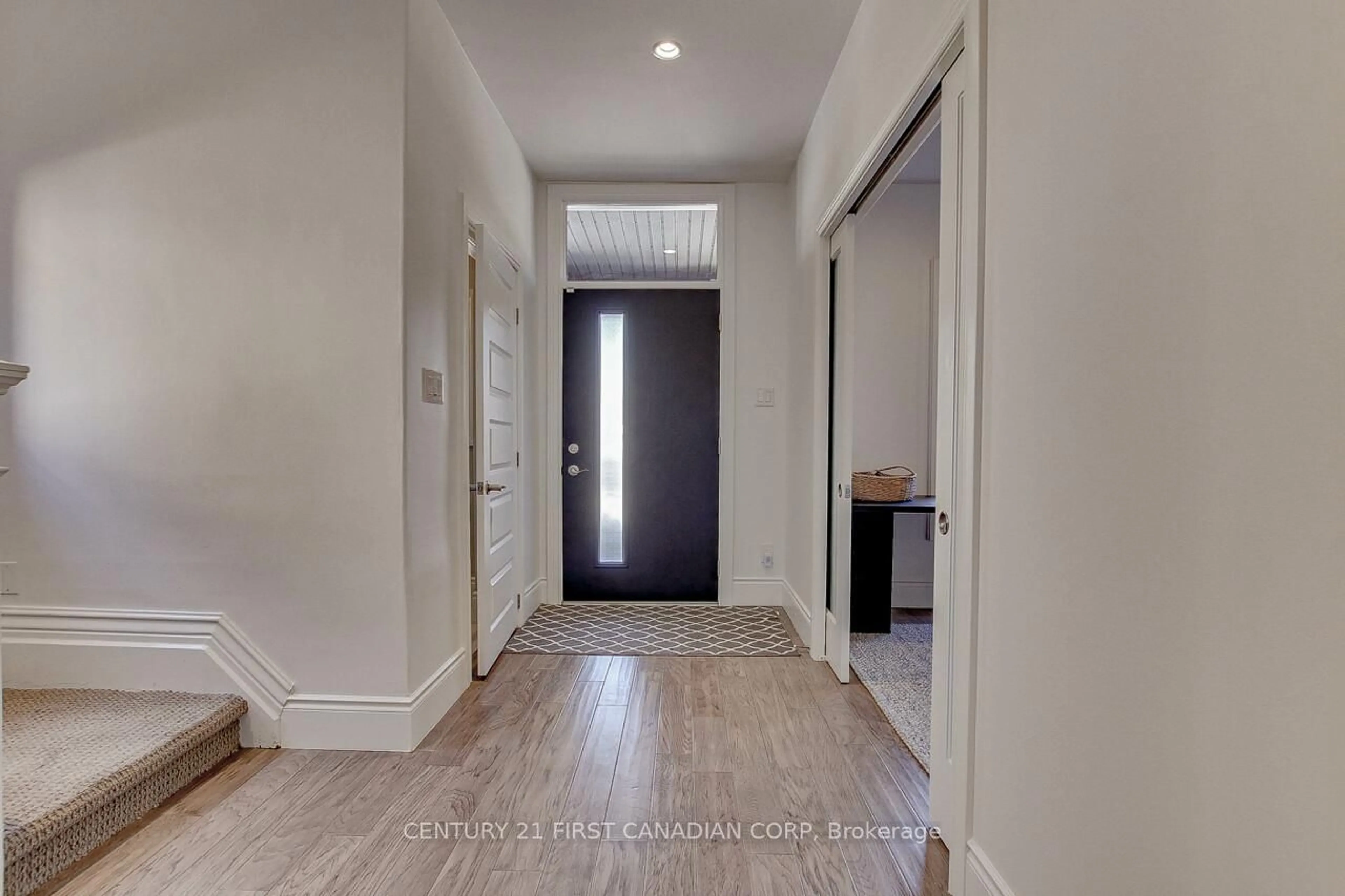 Indoor entryway for 239 Tecumseh Ave, London South Ontario N6C 1S7