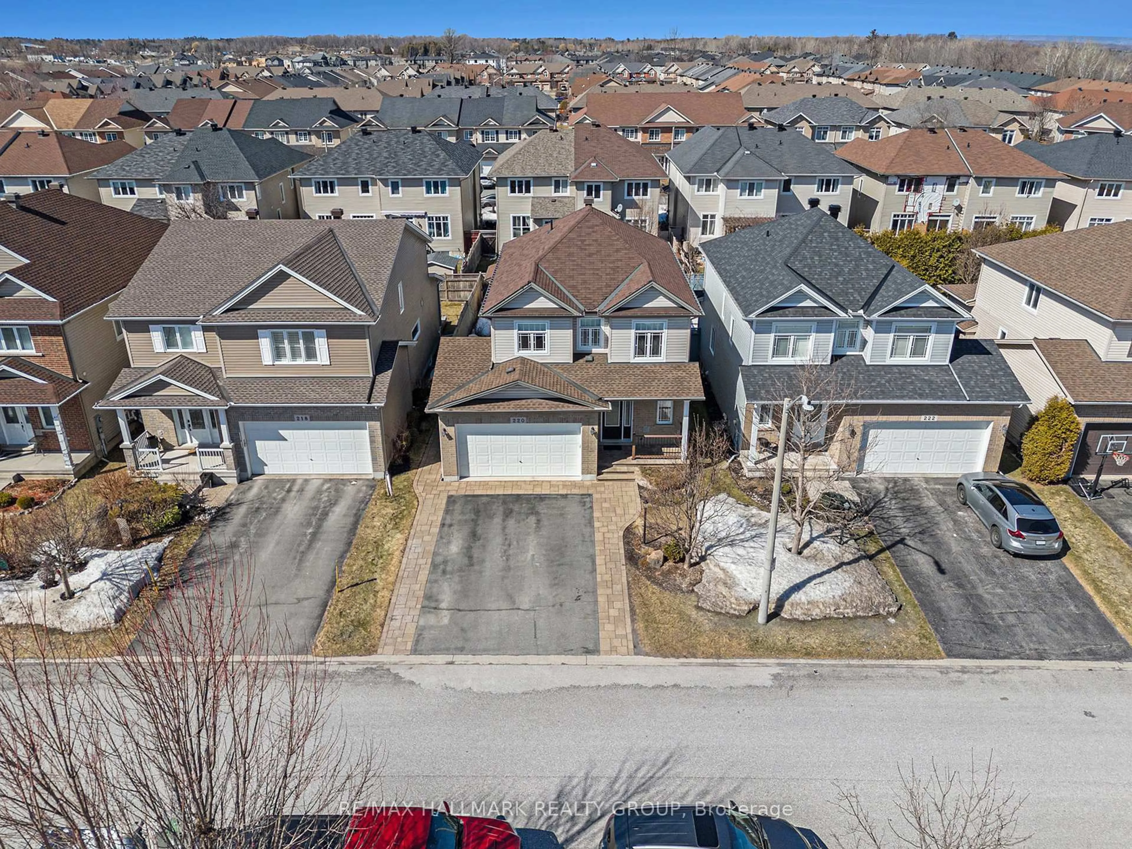 A pic from outside/outdoor area/front of a property/back of a property/a pic from drone, street for 220 Celtic Ridge Cres, Ottawa Ontario K2W 0C1