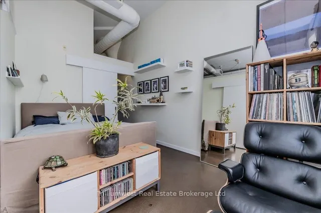 Additional property image - 410 King St Unit 222