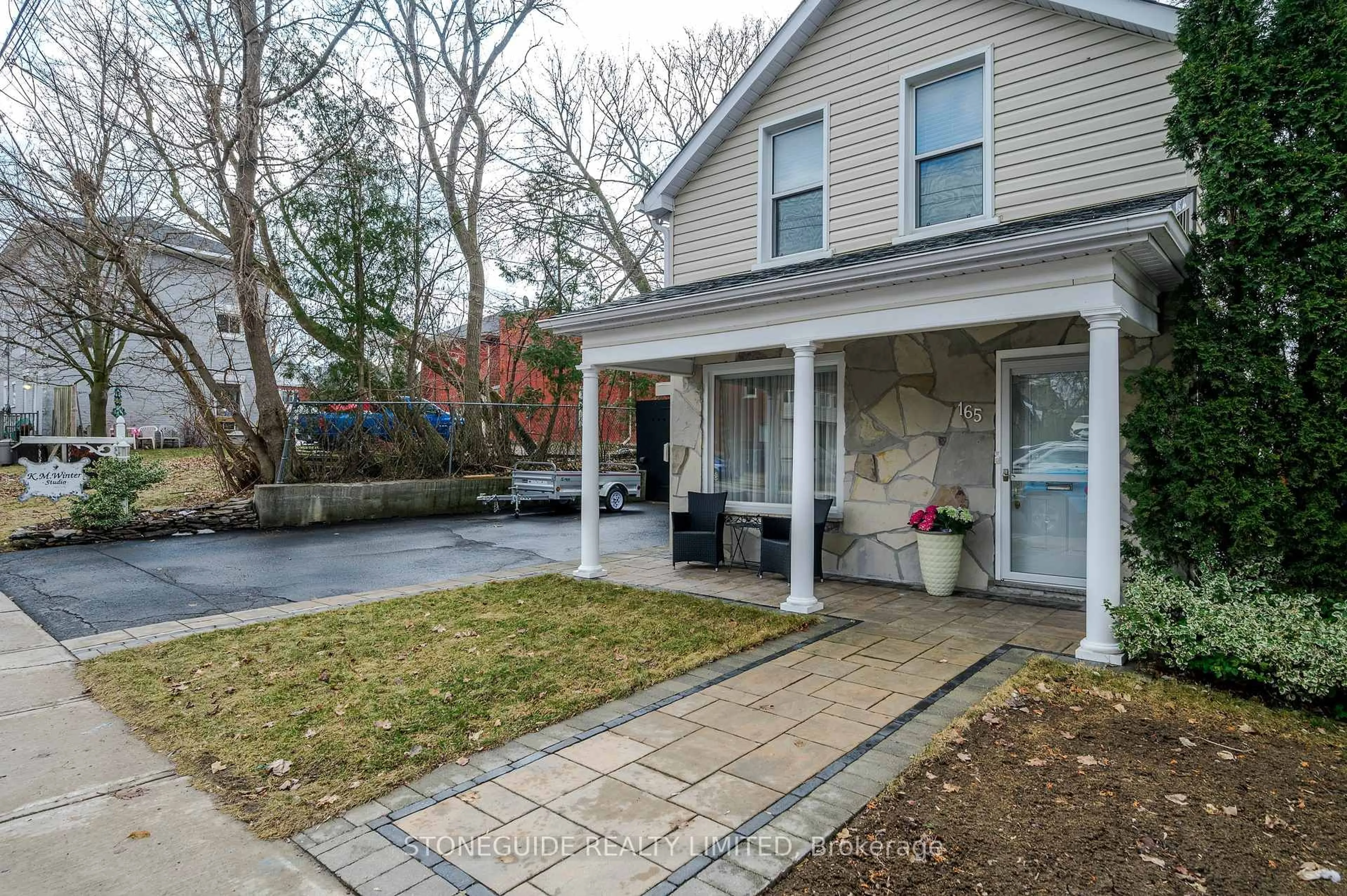 Patio, street for 165 Edinburgh St, Peterborough Central Ontario K9H 3E3