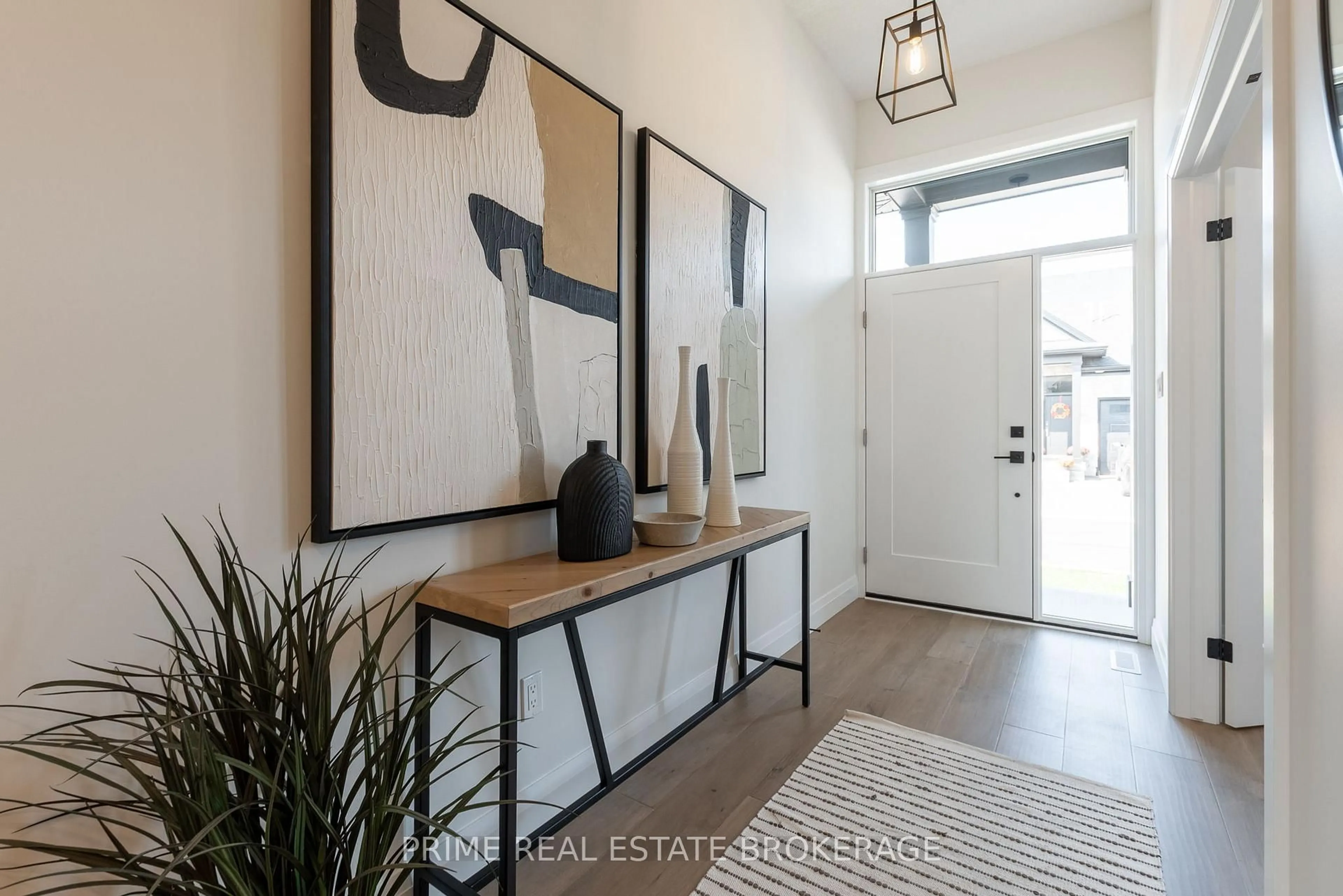 Indoor entryway for 63 Compass Tr #44, Central Elgin Ontario N5L 0B4