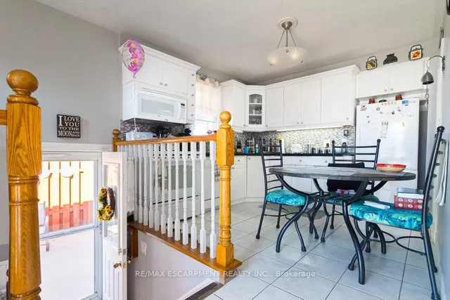 Additional property image - 773 Queensdale Ave