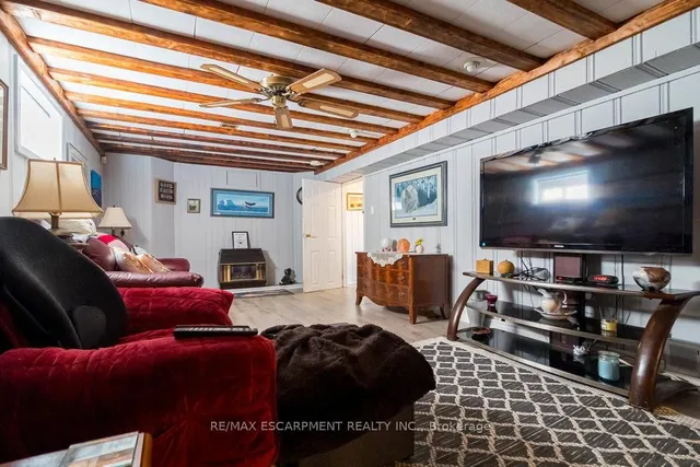 Additional property image - 773 Queensdale Ave