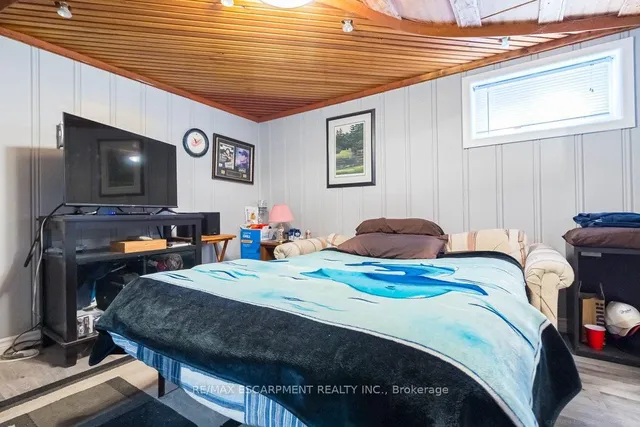 Additional property image - 773 Queensdale Ave