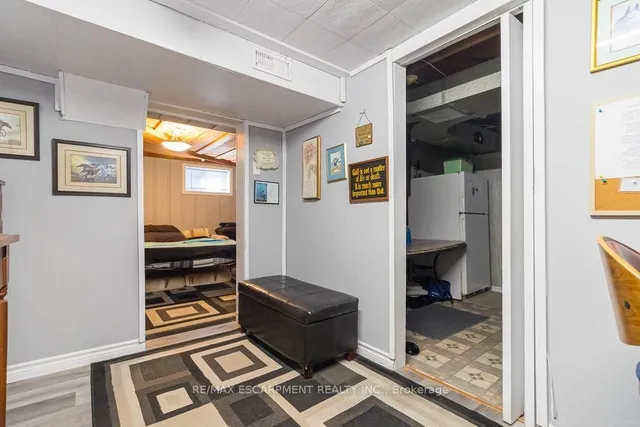Additional property image - 773 Queensdale Ave