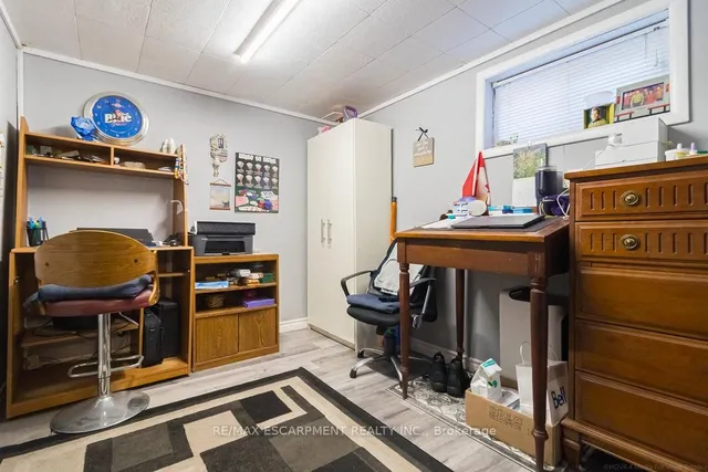 Additional property image - 773 Queensdale Ave