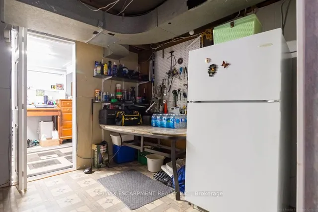 Additional property image - 773 Queensdale Ave