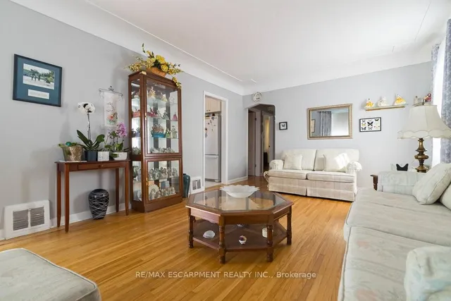 Additional property image - 773 Queensdale Ave