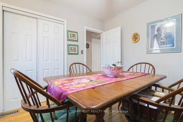 Additional property image - 773 Queensdale Ave