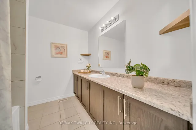 Additional property image - 87 Woodedge Circ