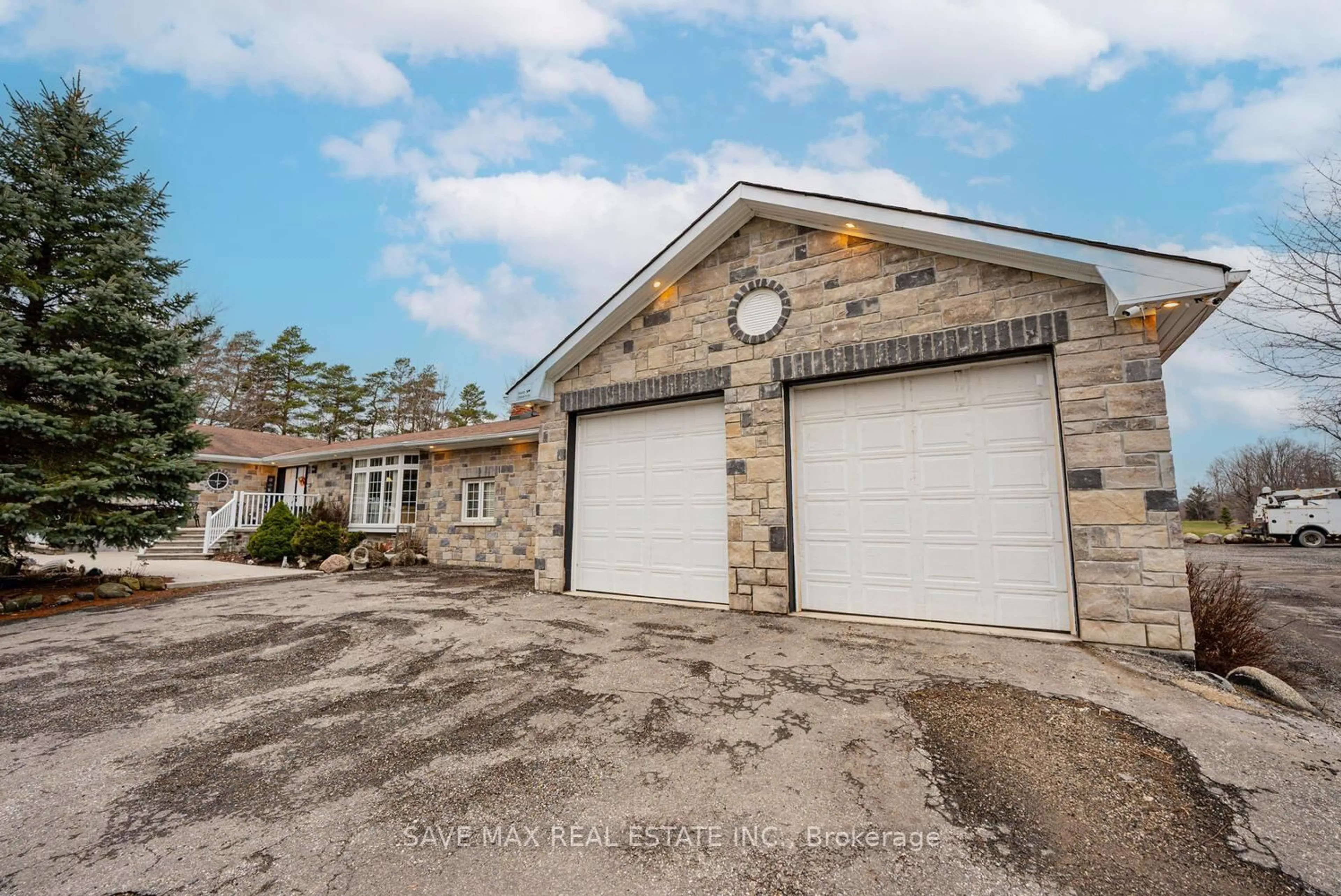 Home with brick exterior material, unknown for 9620 Wellington Road 42 N/A, Erin Ontario L7J 4S8
