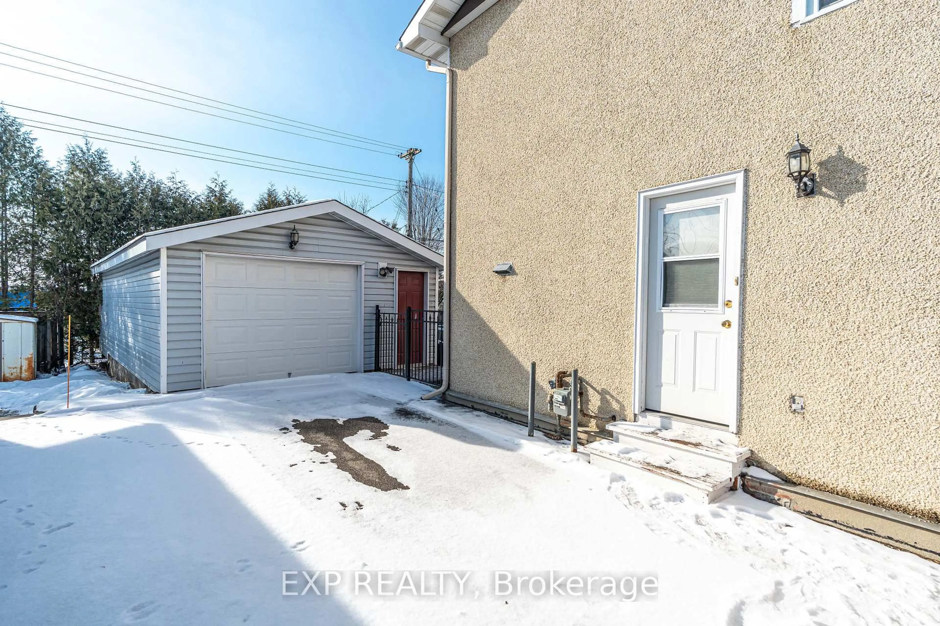 Unknown for 2264 Russell Rd, Ottawa Ontario K1G 1B4