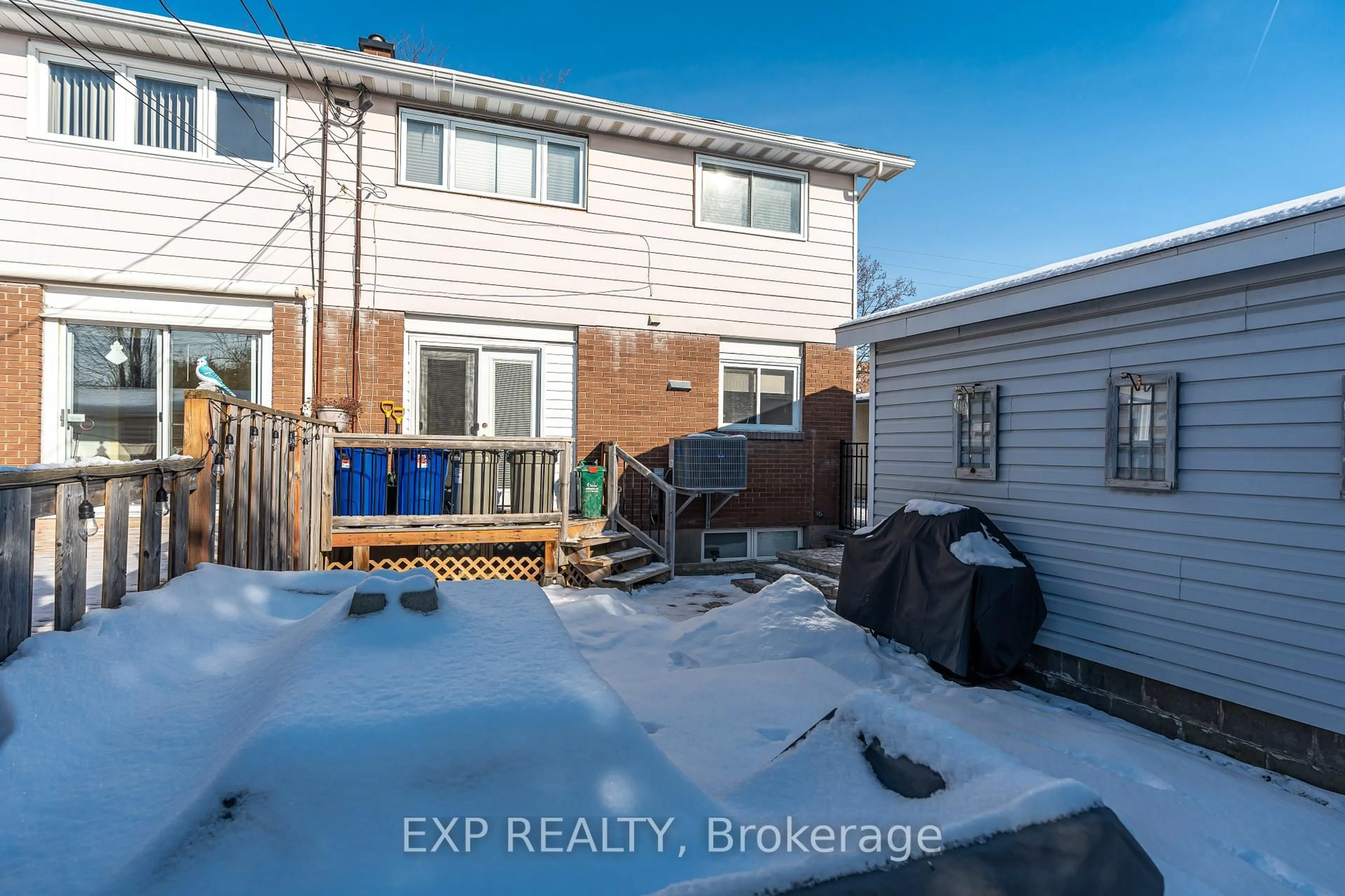 A pic from outside/outdoor area/front of a property/back of a property/a pic from drone, street for 2264 Russell Rd, Ottawa Ontario K1G 1B4