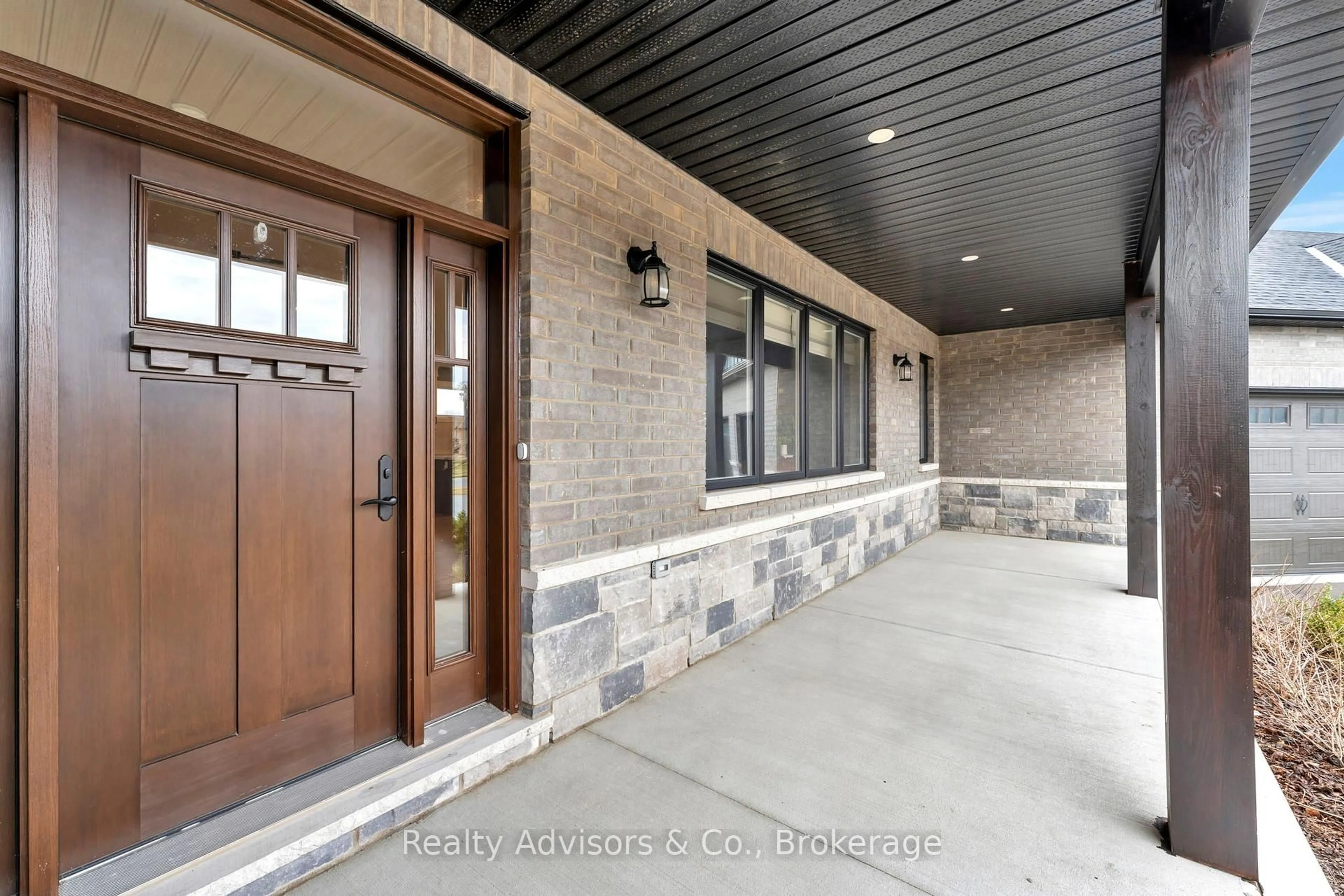 Indoor entryway for 66 August Cres, Norwich Ontario N0J 1R0