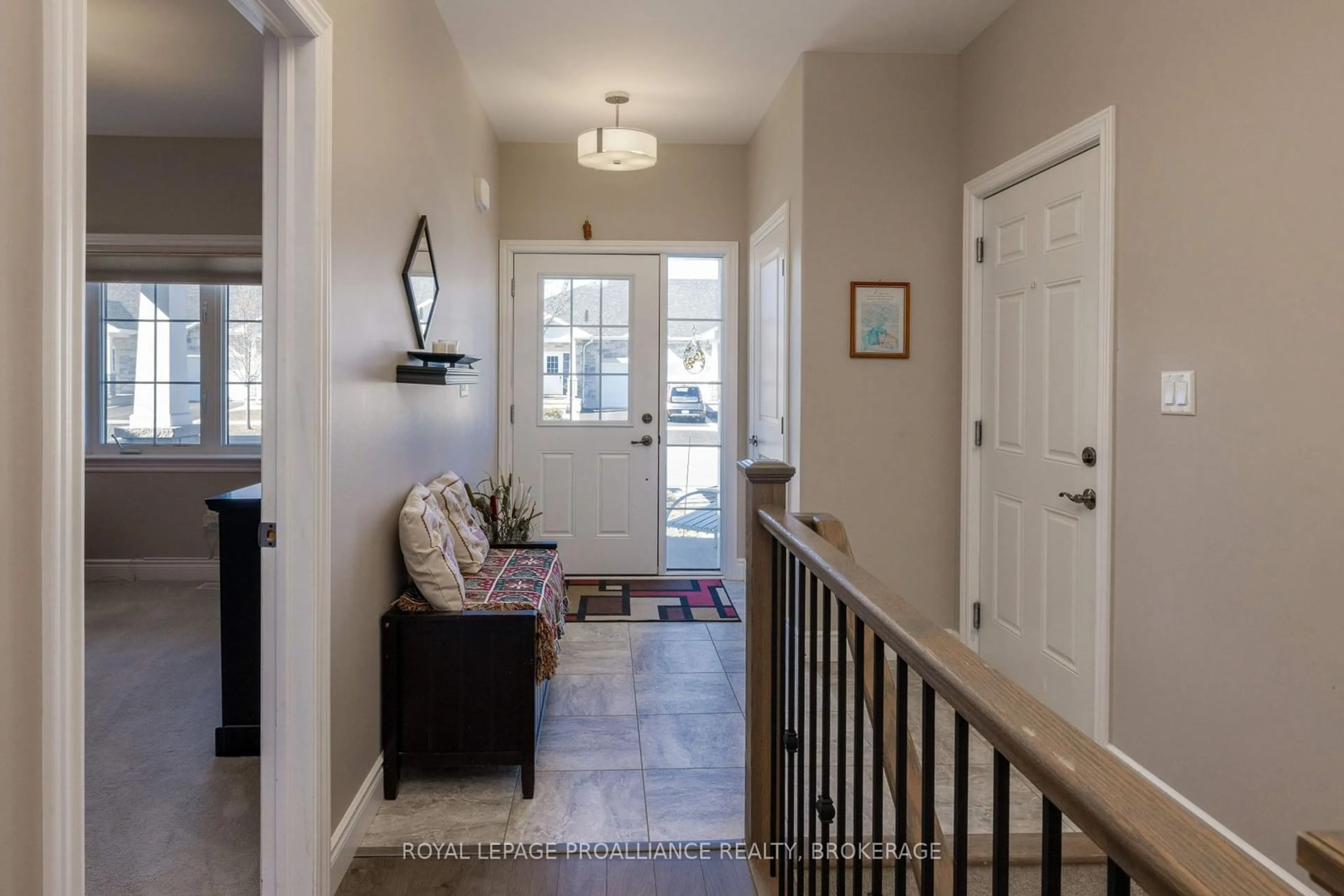Indoor entryway for 193 Sorbie Cres, Loyalist Ontario K7N 0B8