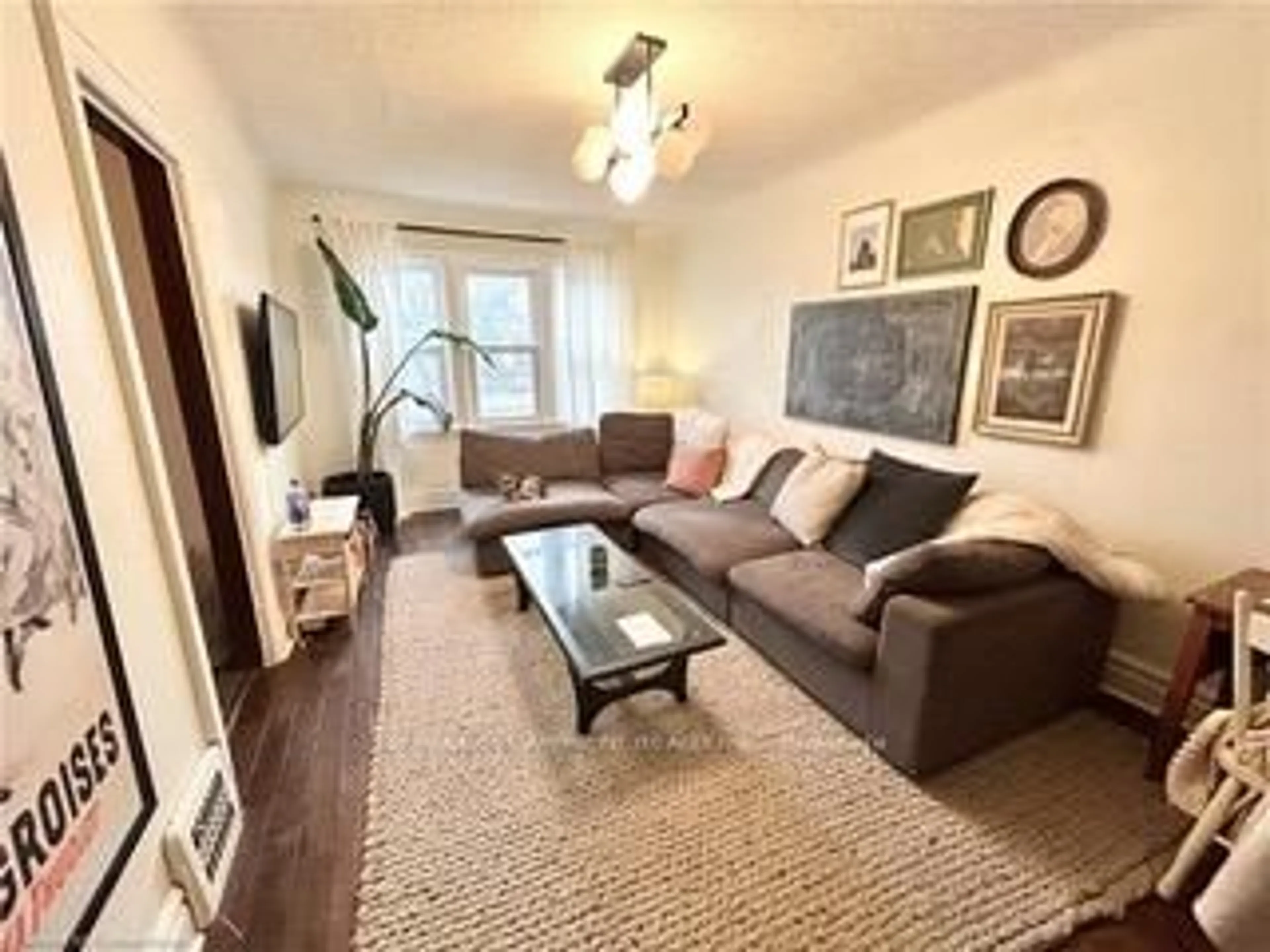 Living room with furniture, unknown for 224 PARK ROW S N/A, Hamilton Ontario L8K 2K5