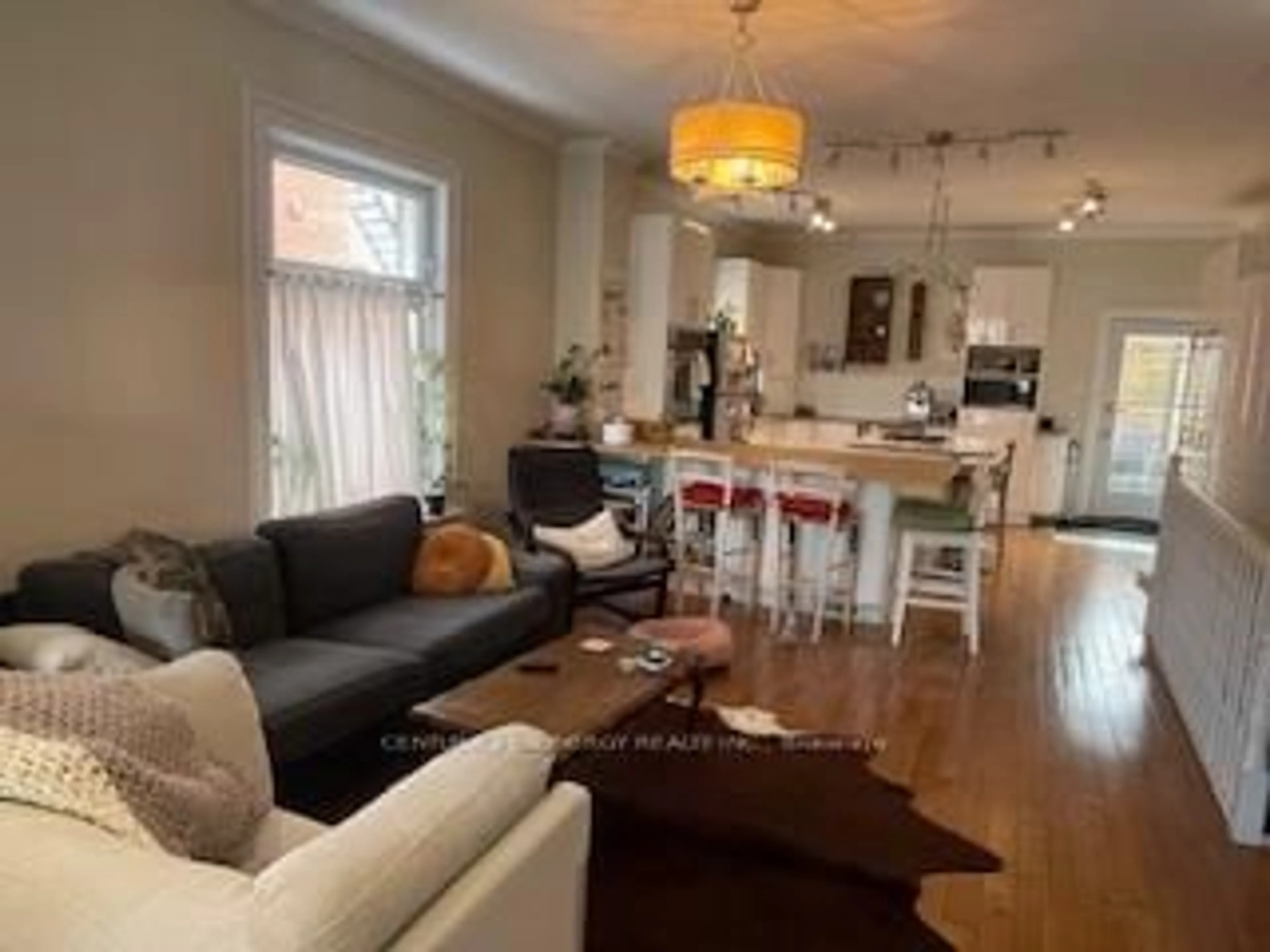 Living room with furniture, unknown for 636 Gladstone Ave, Ottawa Ontario K1R 5P4