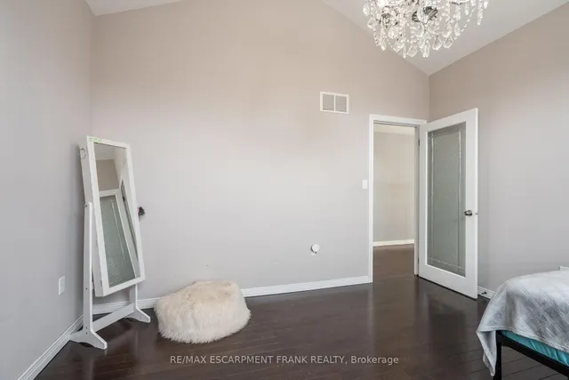 Additional property image - 36 Showcase Dr