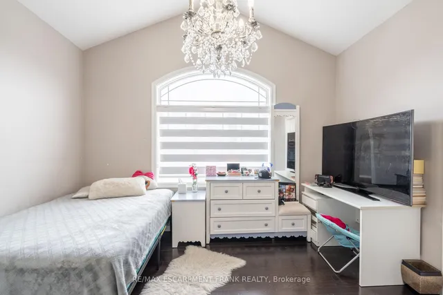 Additional property image - 36 Showcase Dr