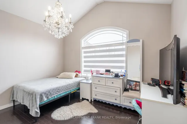 Additional property image - 36 Showcase Dr