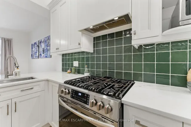 Additional property image - 50 HARVEY St