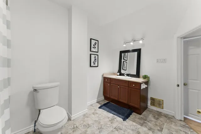 Additional property image - 50 HARVEY St