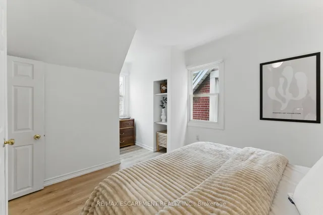 Additional property image - 50 HARVEY St