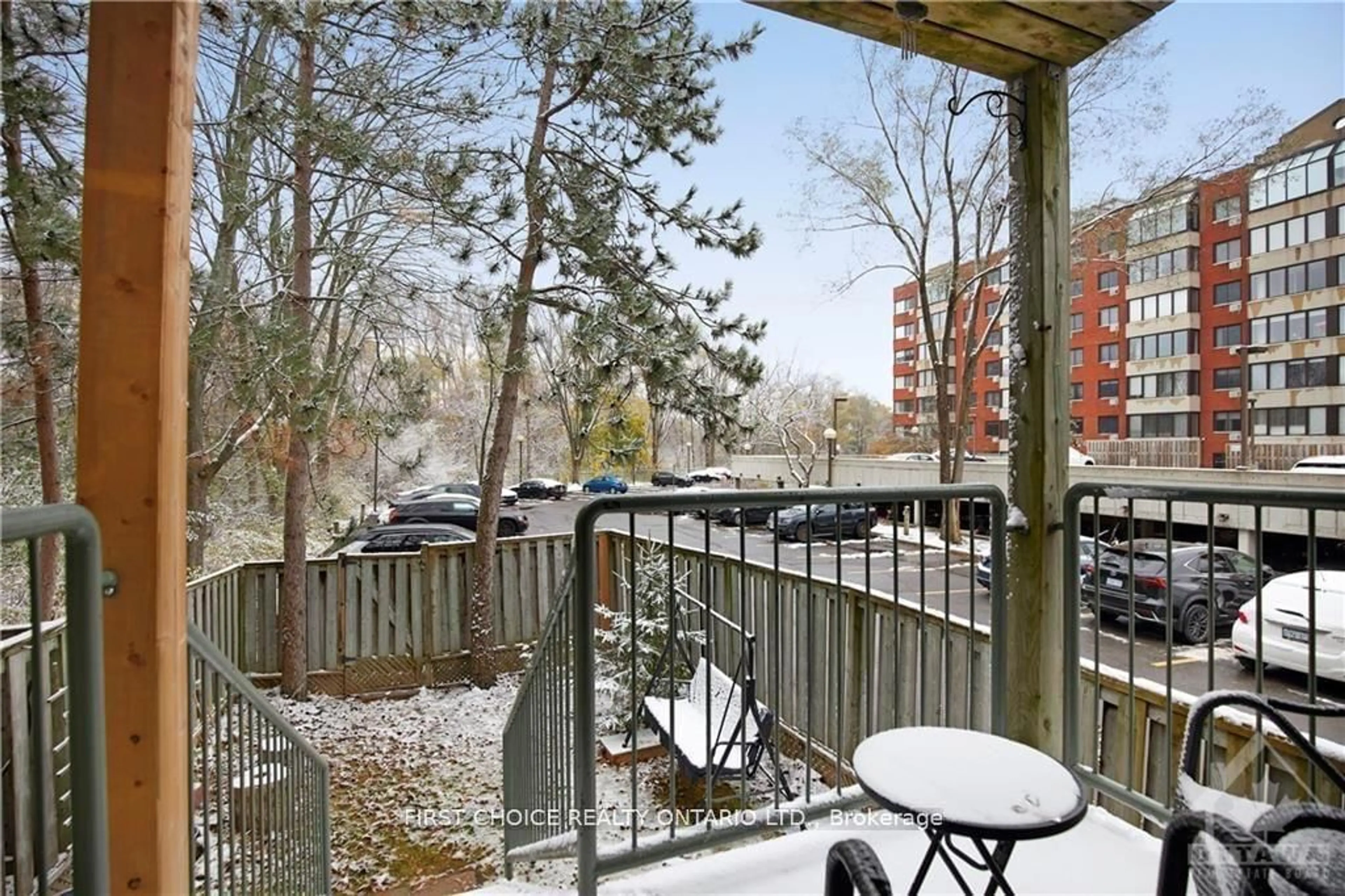 Patio, unknown for 33 Crispin Private N/A, Ottawa Ontario K1K 2T7