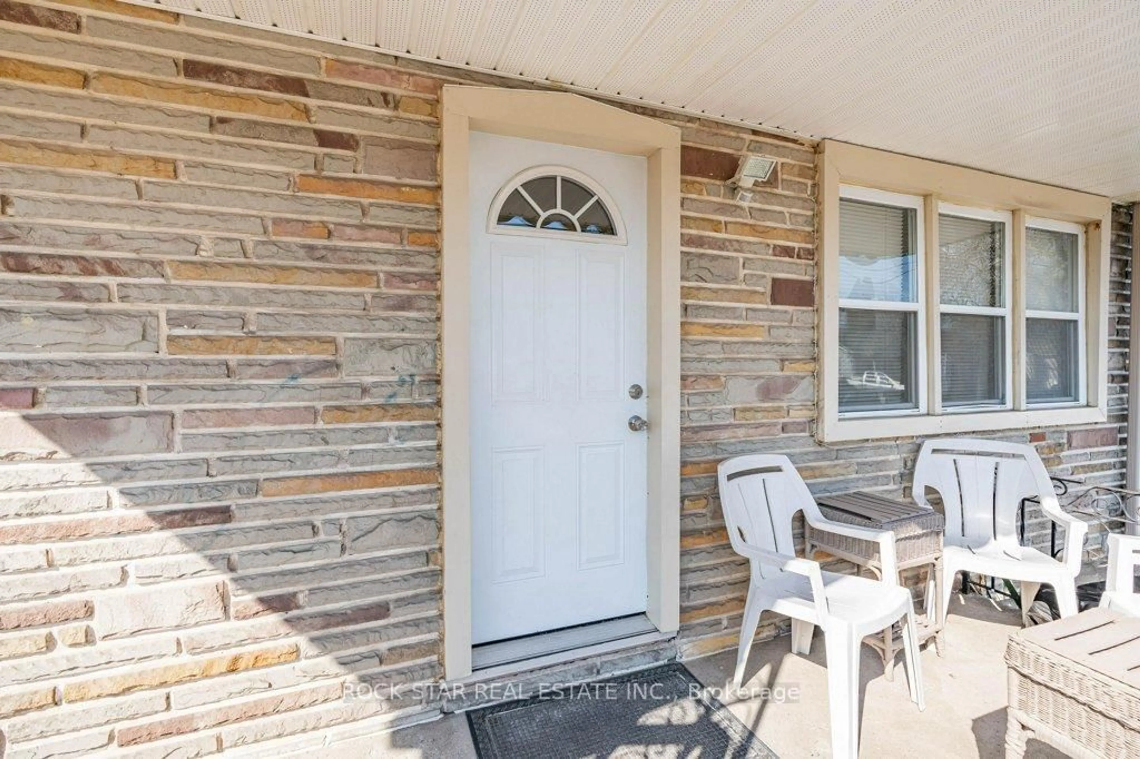 Unknown for 81 Grass Ave, St. Catharines Ontario L2R 1T2