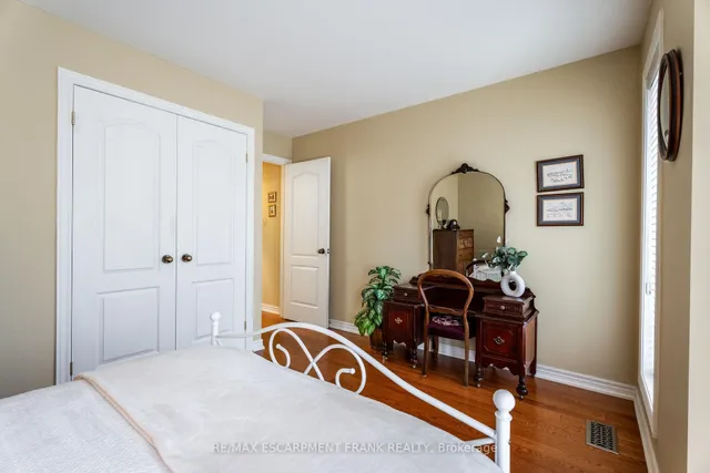 Additional property image - 345 Southcote Rd
