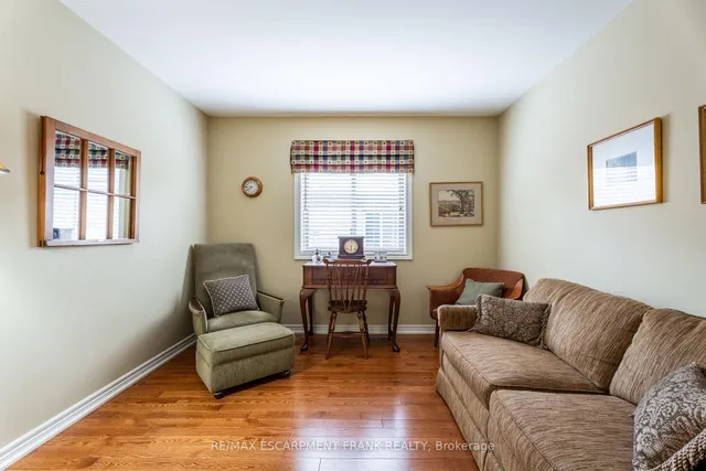 Additional property image - 345 Southcote Rd