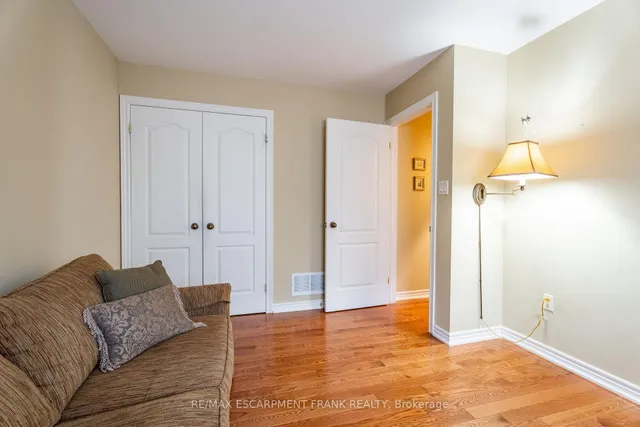 Additional property image - 345 Southcote Rd