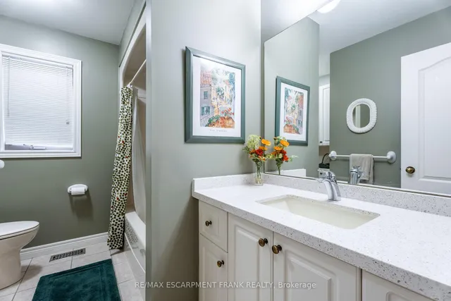 Additional property image - 345 Southcote Rd