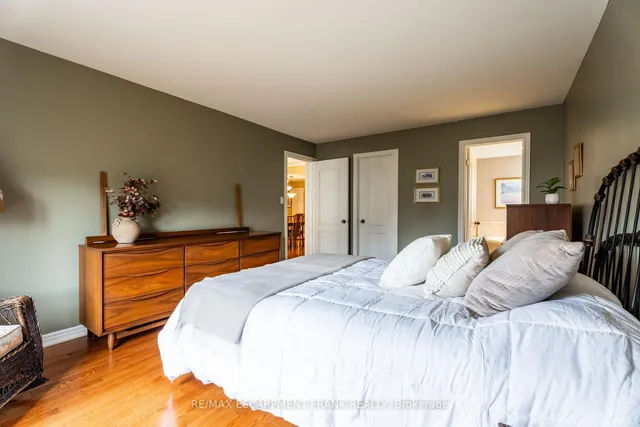 Additional property image - 345 Southcote Rd