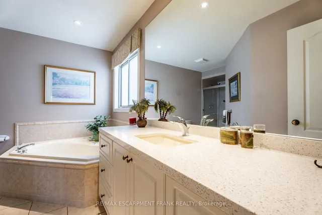 Additional property image - 345 Southcote Rd