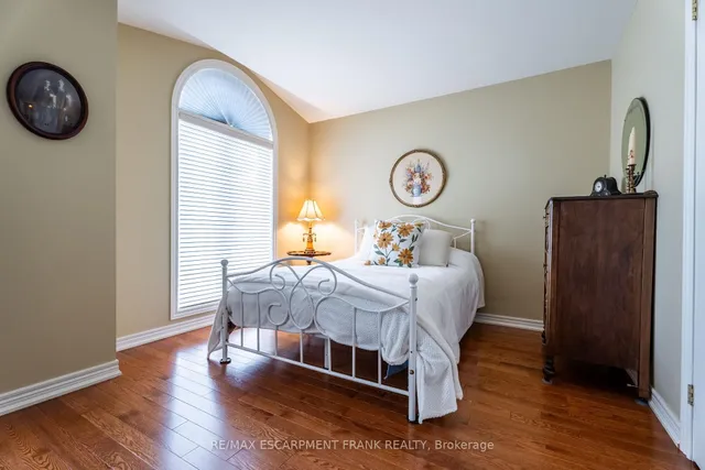 Additional property image - 345 Southcote Rd