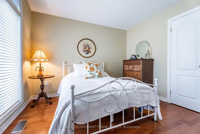 Additional property image - 345 Southcote Rd