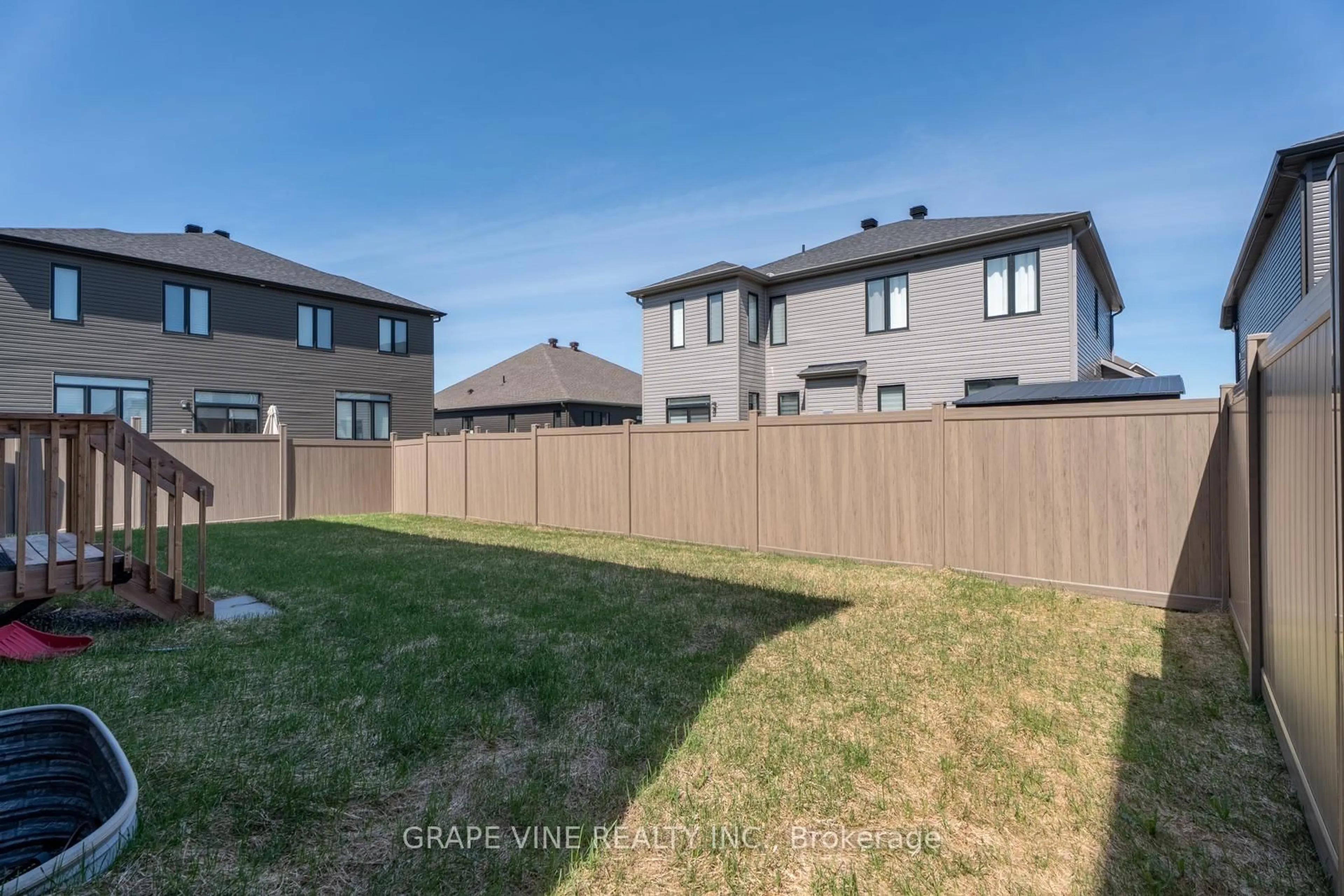 Unknown for 61 Adrift St, Ottawa Ontario K4M 0E1