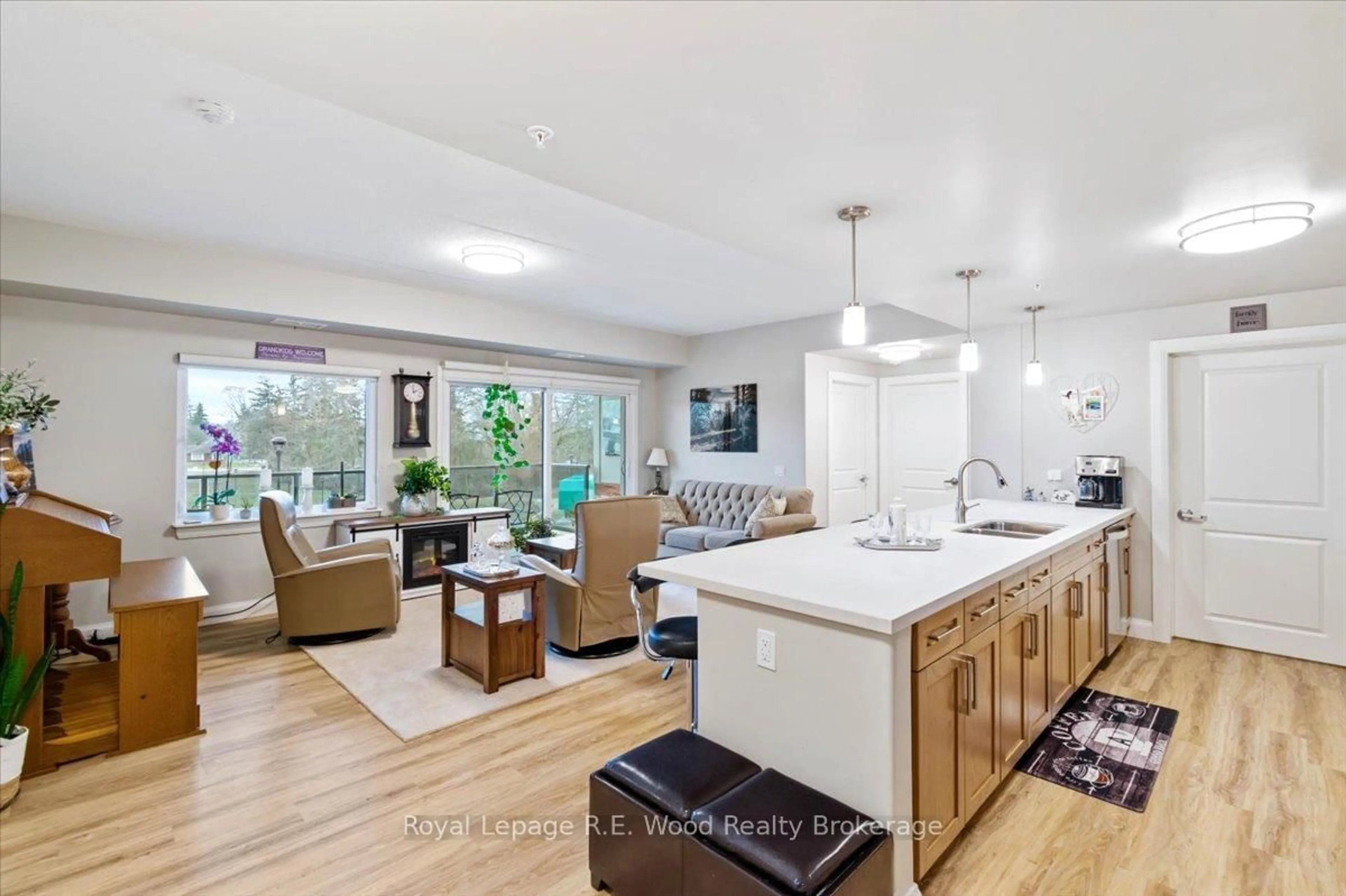 Open concept kitchen, unknown for 8 Centre St #210, Norwich Ontario N0J 1P0