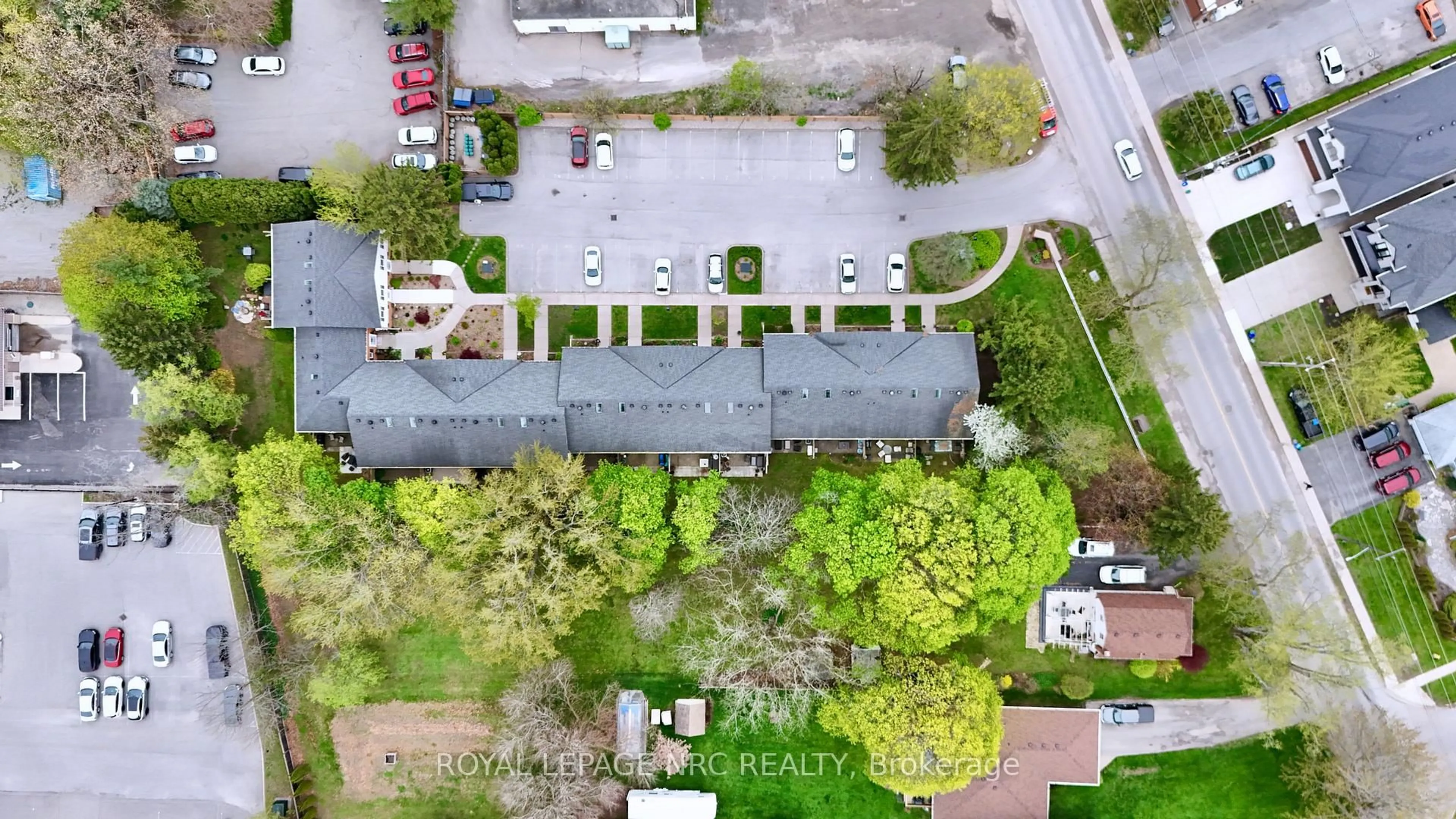 A pic from outside/outdoor area/front of a property/back of a property/a pic from drone, street for 159 Canboro Rd #11, Pelham Ontario L0S 1E5