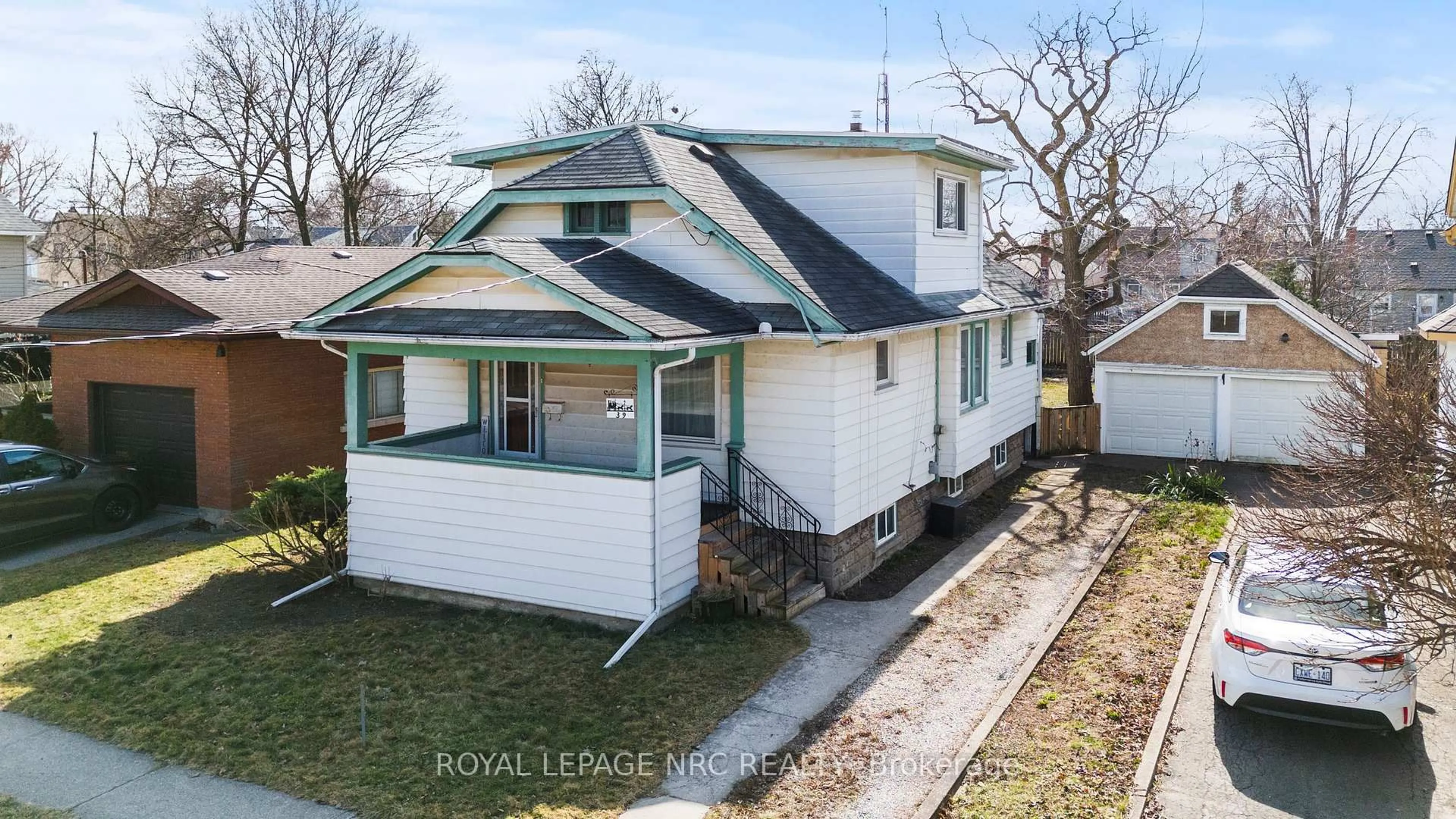 Unknown for 39 Dexter St, St. Catharines Ontario L2S 2L8